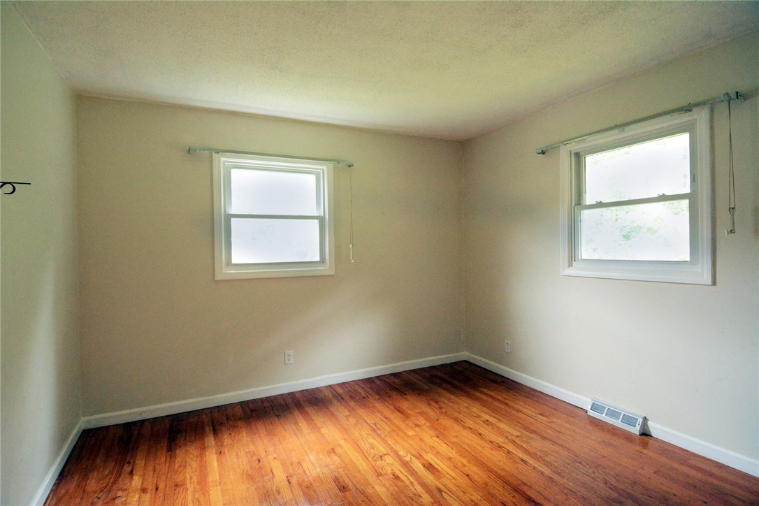 44 Potter Hill Road Westerly, RI 02891 - Photo 13 of 22