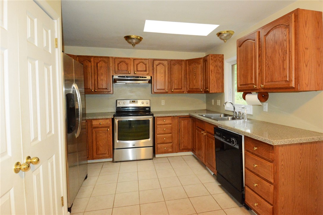 44 Potter Hill Road Westerly, RI 02891 - Photo 16 of 22