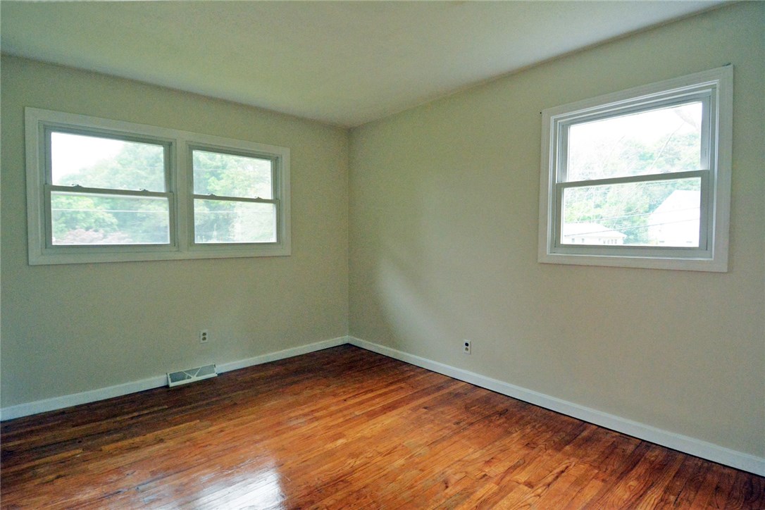 44 Potter Hill Road Westerly, RI 02891 - Photo 9 of 22