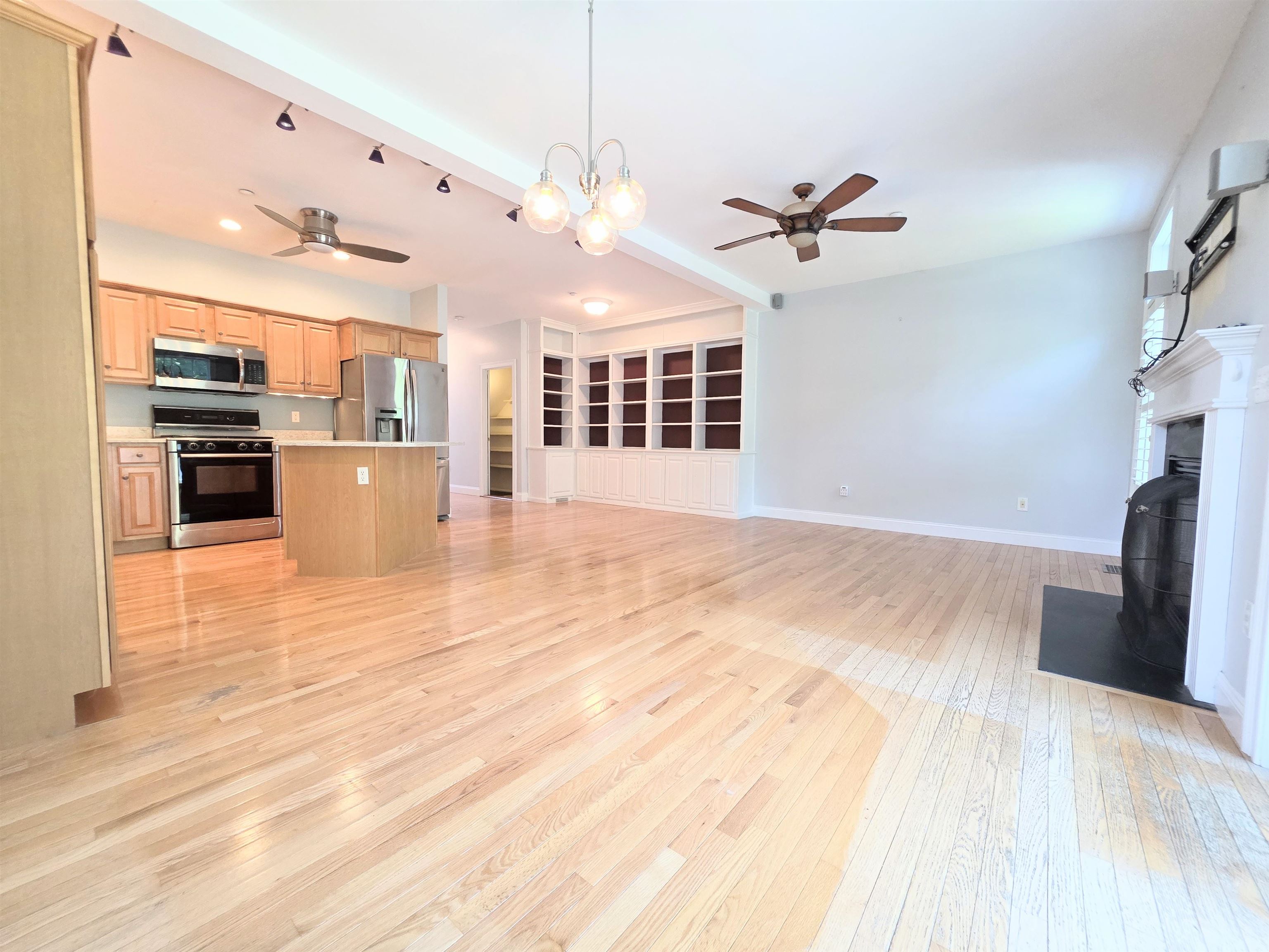 624 Main Street, Unit 6 Fremont, NH 03044 - Photo 12 of 33