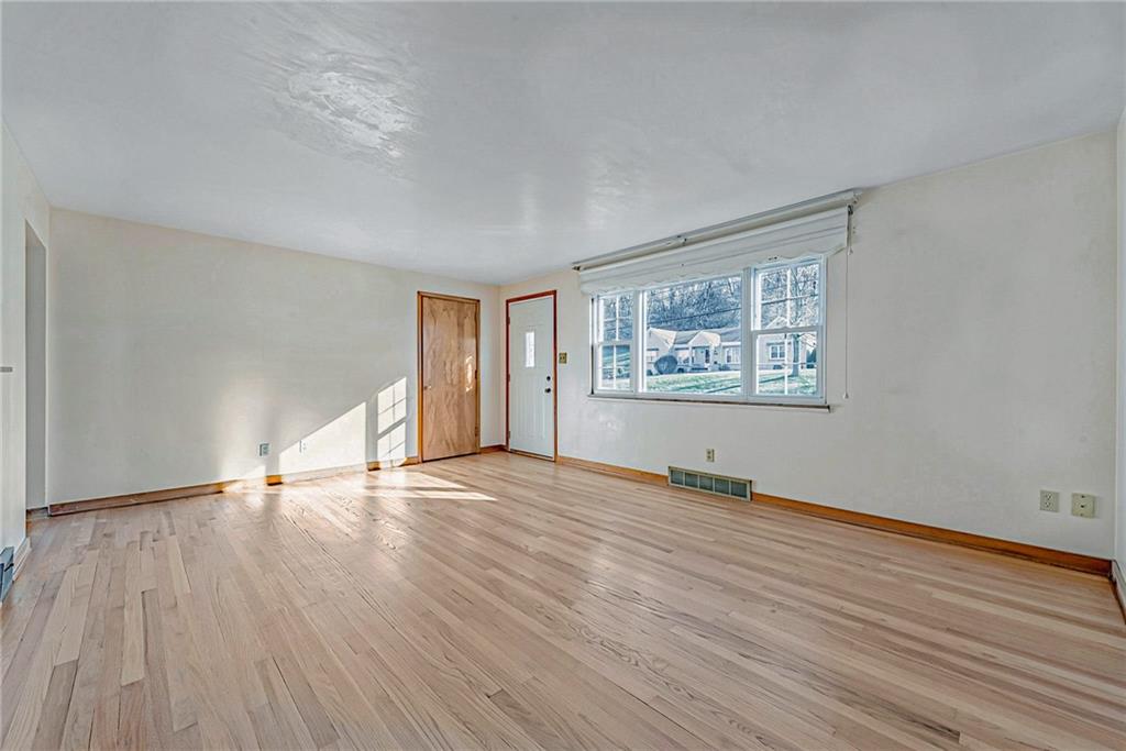 1234 State Road Monessen, PA 15062 - Photo 3 of 24 Gallery Image 3