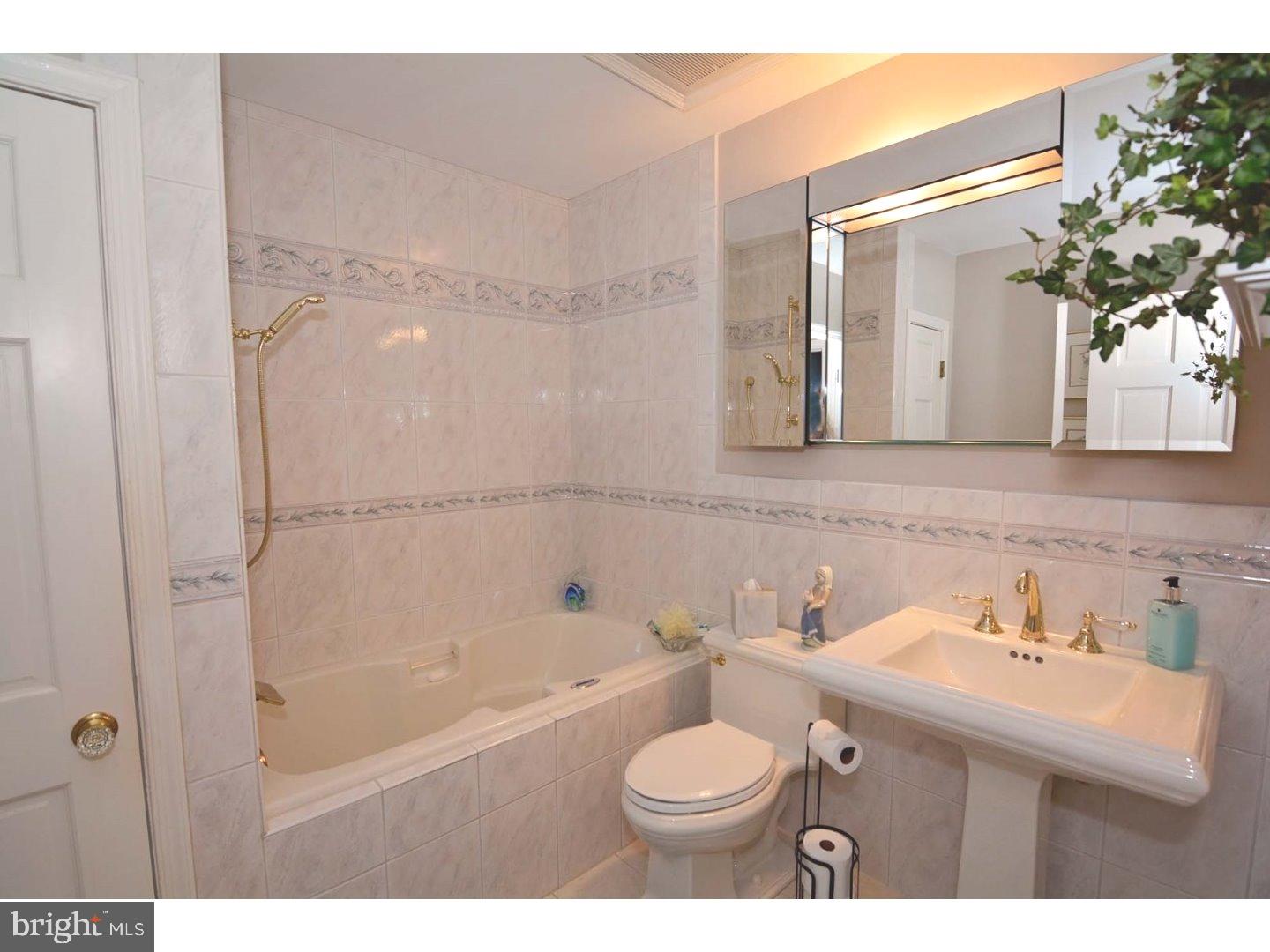 17 Starling Road Southampton, PA 18966 - Photo 14 of 25 Bathroom