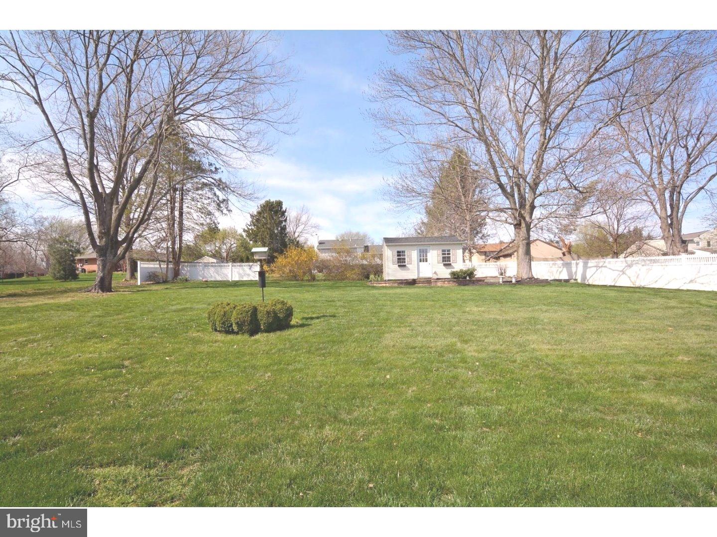 17 Starling Road Southampton, PA 18966 - Photo 22 of 25 Exterior Back