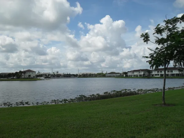 $2,695 | 4234 Emerald Vista, Lake Worth Beach, FL 33461