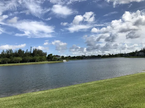 $2,695 | 4234 Emerald Vista, Lake Worth Beach, FL 33461