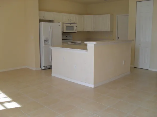 $2,695 | 4234 Emerald Vista, Lake Worth Beach, FL 33461