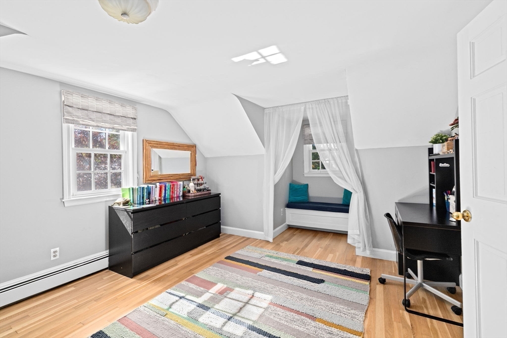 23 Mast Hill Road Hingham, MA 02043 - Photo 29 of 42 a living room with furniture