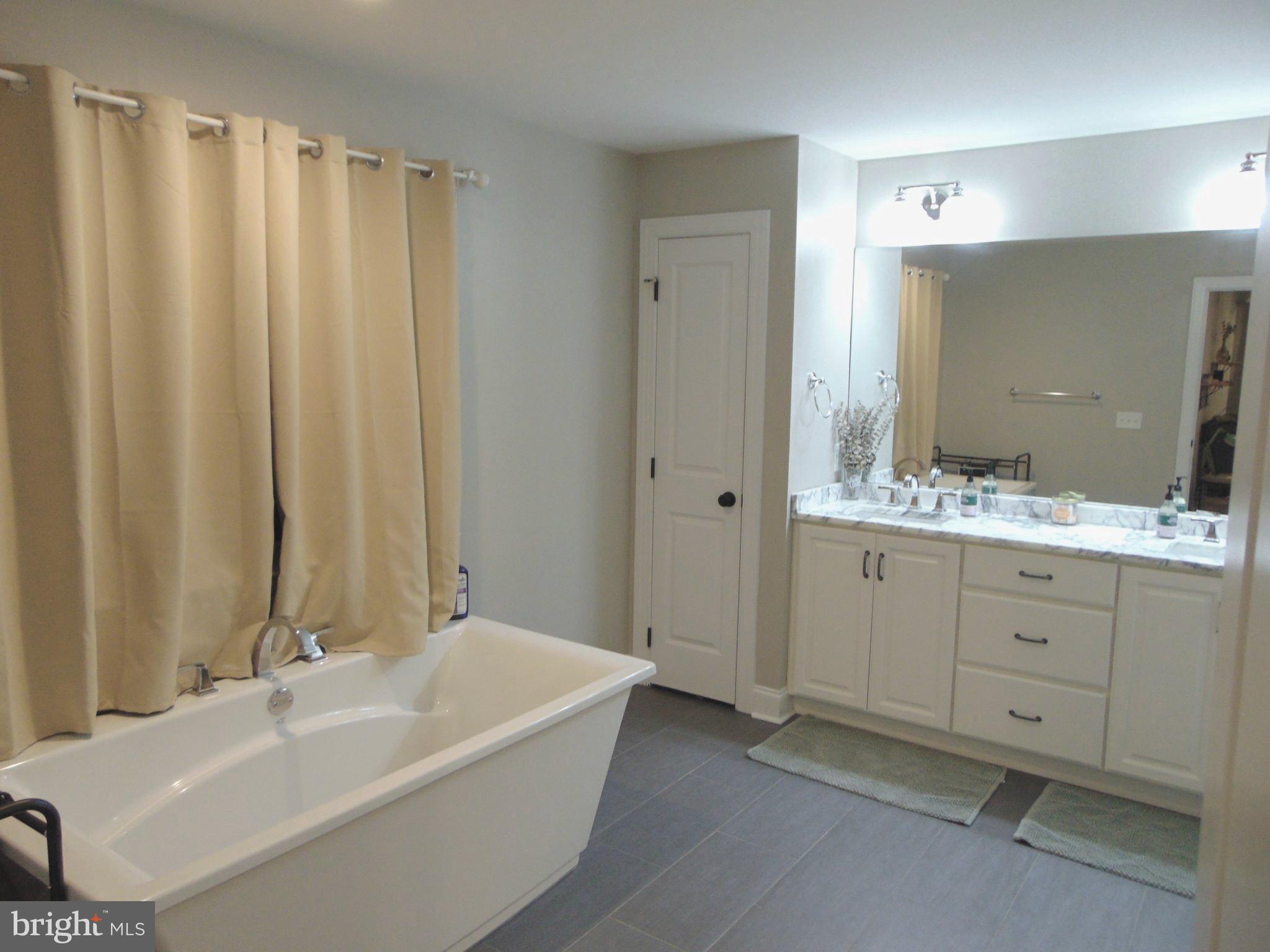 1224 Steel Road Havertown, PA 19083 - Photo 17 of 24 Primary bath