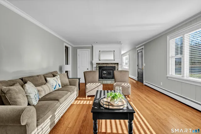 $824,900 | 4 Anchor Street, Danbury, CT 06811