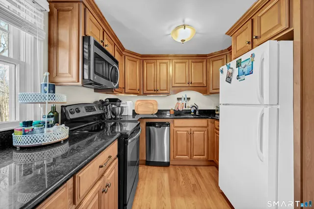 $824,900 | 4 Anchor Street, Danbury, CT 06811