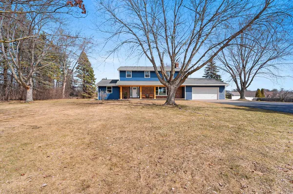 $610,000 | 1490 Fernando Drive, De Pere, WI 54115