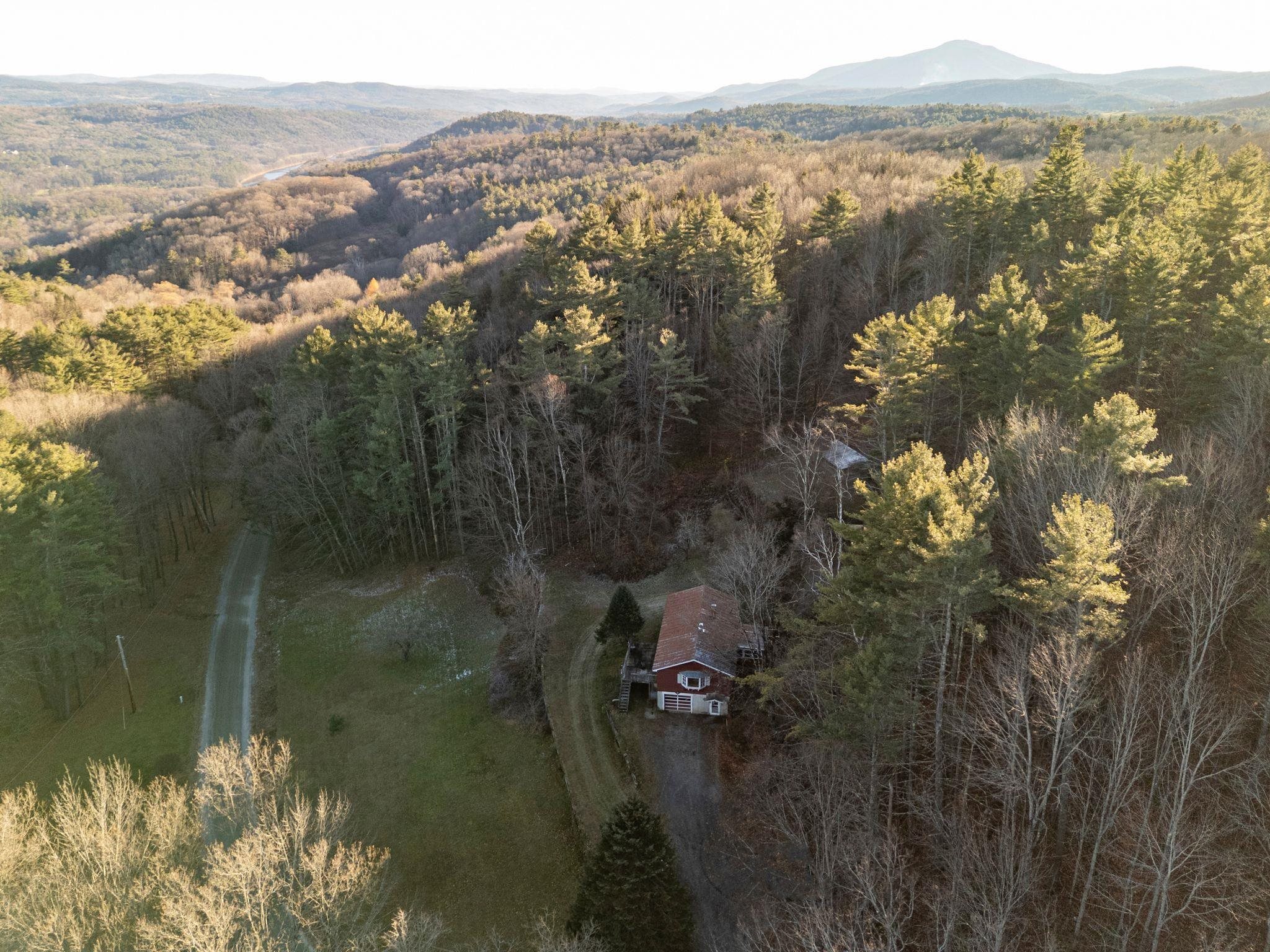 90 Webster Road Hartland, VT 05048 - Photo 6 of 35