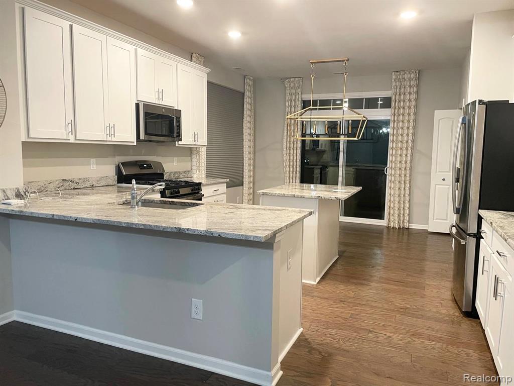 49501 Cherry Hill Road Canton, MI 48188 - Photo 28 of 37