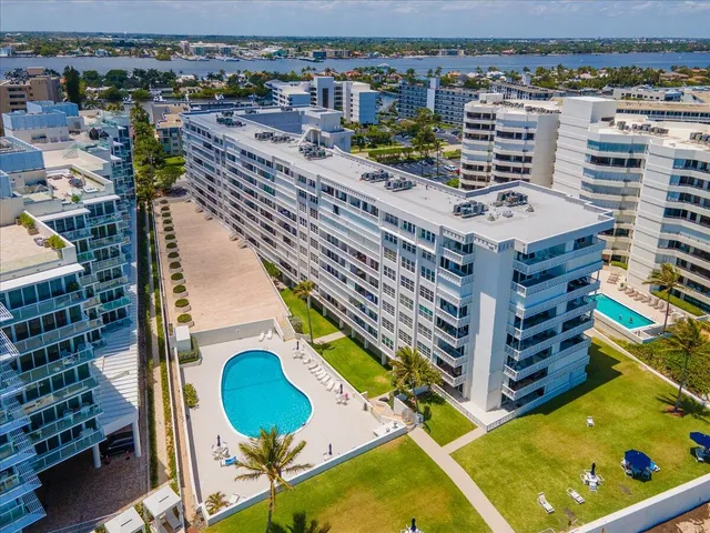 a picture of city view