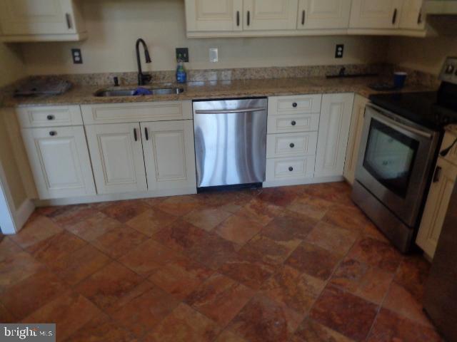 2112 Green Watch Way, Unit 300 Reston, VA 20191 - Photo 17 of 20 Gallery Image 17