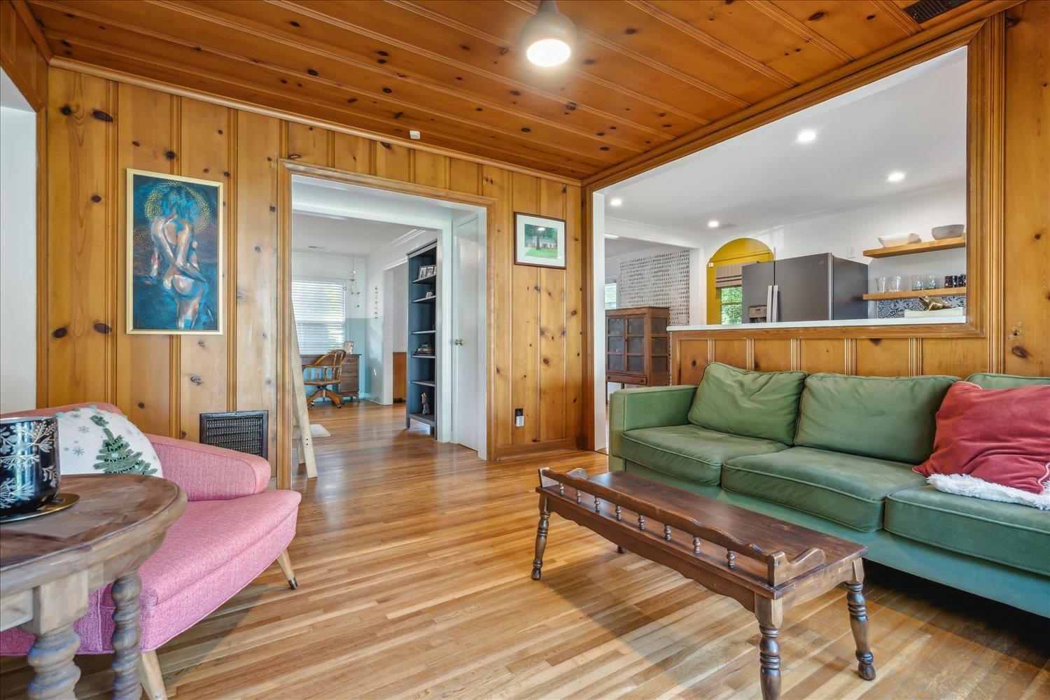 1104 West Perkins Road Memphis, TN 38117 - Photo 17 of 34 a living room with furniture and a wooden floor