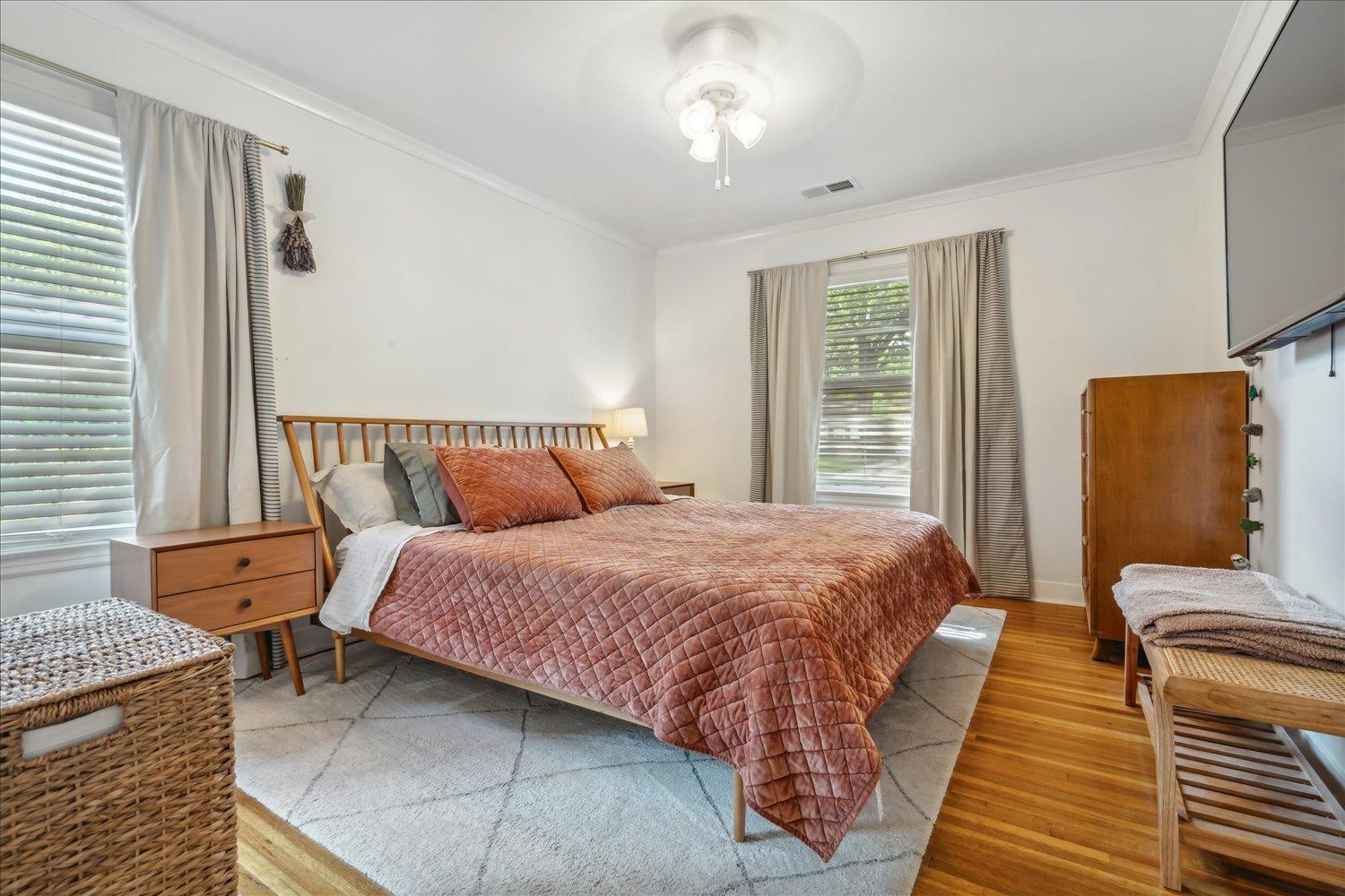1104 West Perkins Road Memphis, TN 38117 - Photo 19 of 34 a bedroom with bed and window