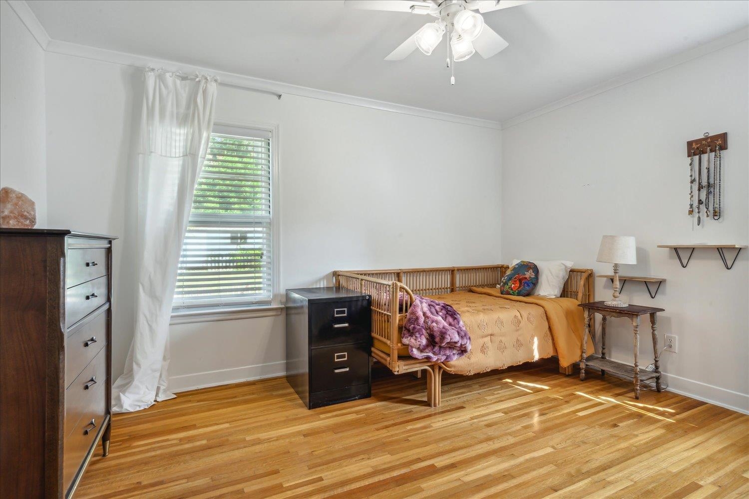 1104 West Perkins Road Memphis, TN 38117 - Photo 23 of 34 a view of a livingroom with a window