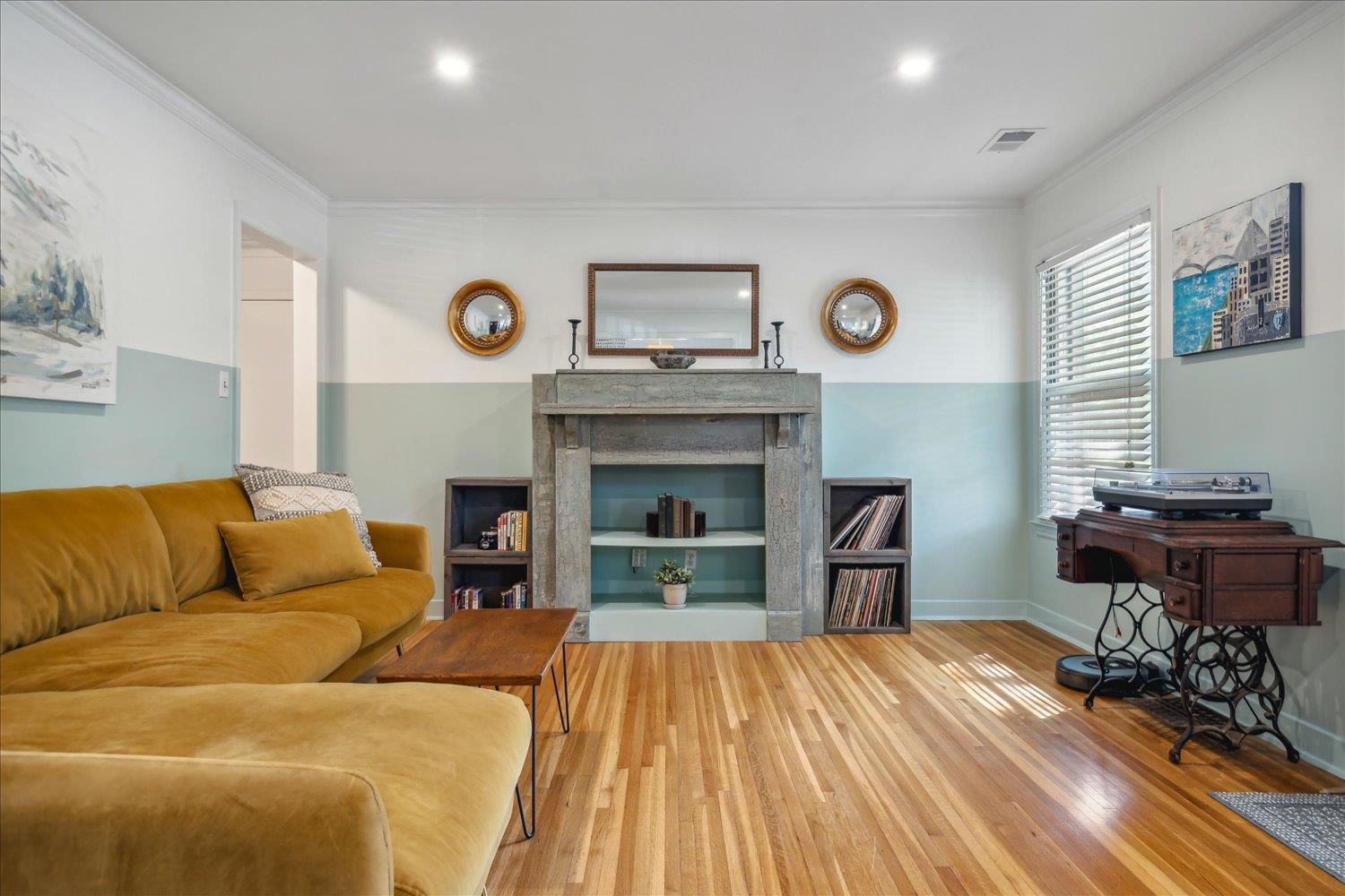 1104 West Perkins Road Memphis, TN 38117 - Photo 7 of 34 a living room with furniture and a fireplace