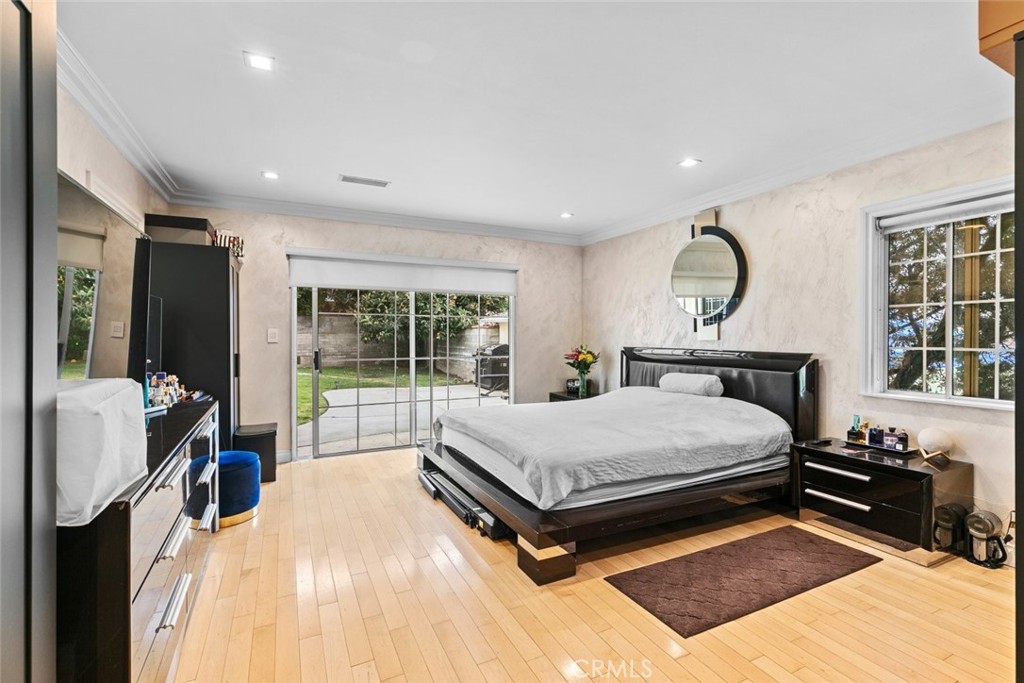 2640 North Keystone Street Burbank, CA 91504 - Photo 30 of 48 a bed room with a bed and window