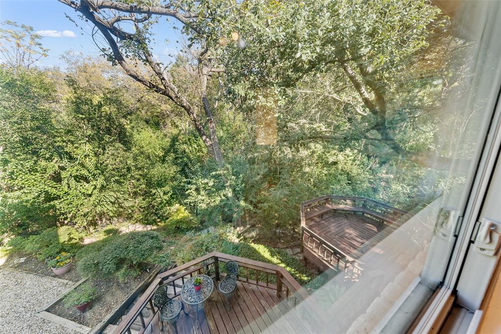 3825 North 30th Street Waco, TX 76708 - Photo 25 of 38 a view of a yard from a balcony