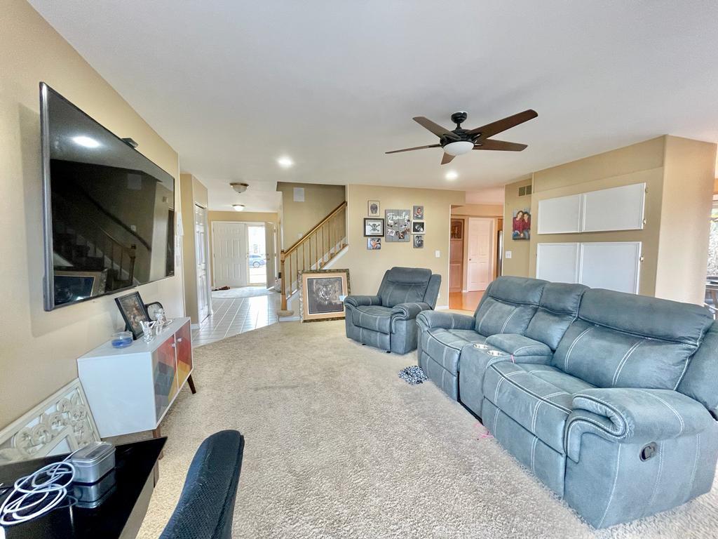 1236 Sagebrush Trail Cary, IL 60013 - Photo 3 of 17 a living room with furniture and a flat screen tv