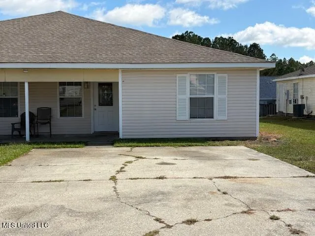 $1,200 | 15074 Deer Creek Drive, Unit B, D'Iberville, MS 39540