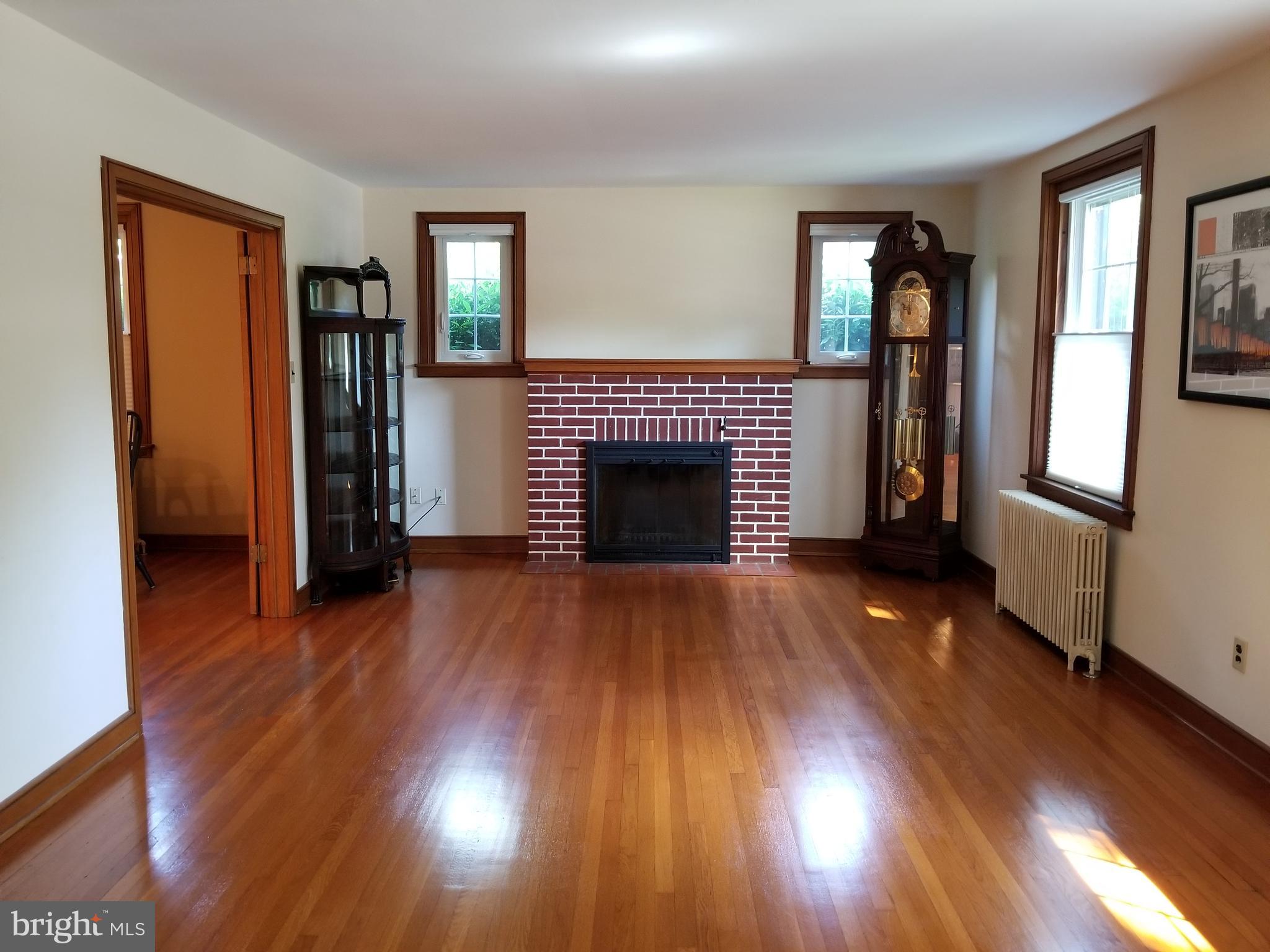 426 Linden Street Lititz, PA 17543 - Photo 16 of 38 Living room