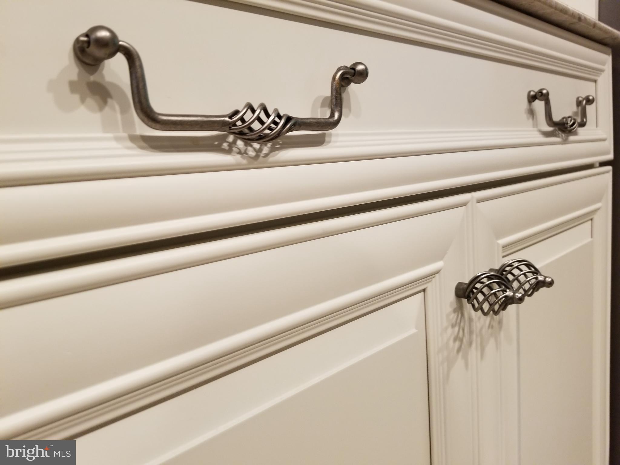 426 Linden Street Lititz, PA 17543 - Photo 28 of 38 Well appointed custom cabinets