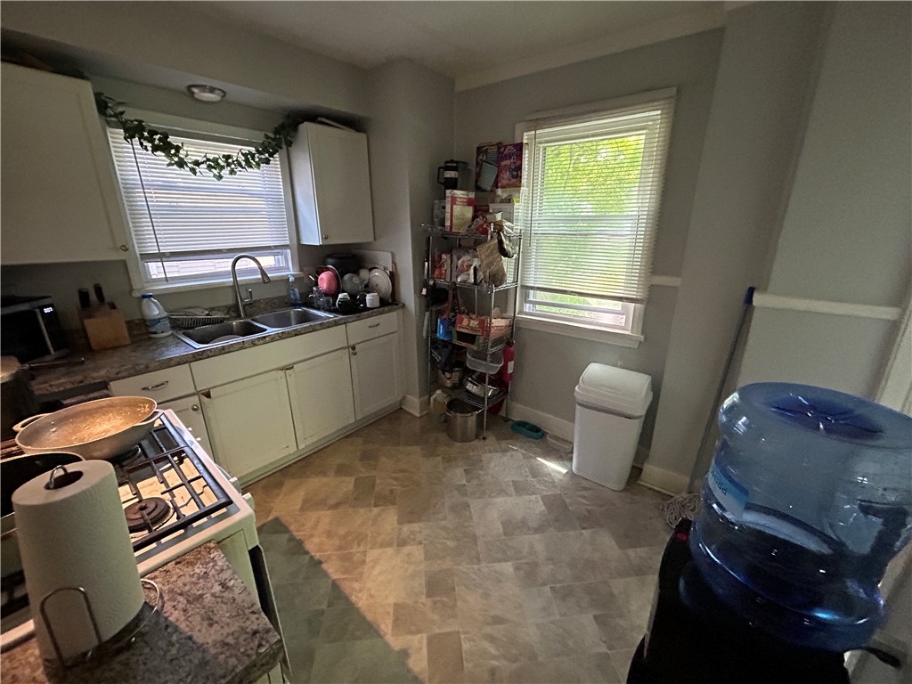 411 Cottage Street Rochester, NY 14611 - Photo 10 of 27