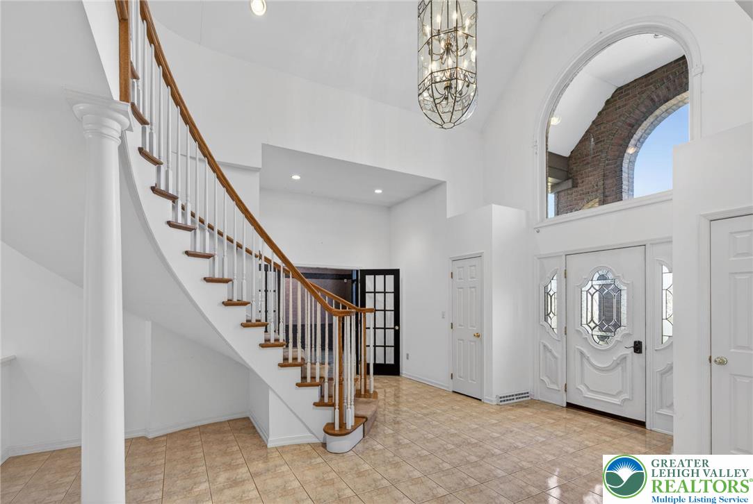 3190 Sheffield Drive Emmaus, PA 18049 - Photo 6 of 43 a view of entryway