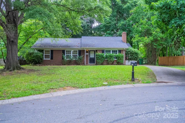 $370,000 | 6410 Pineburr Court, Charlotte, NC 28211