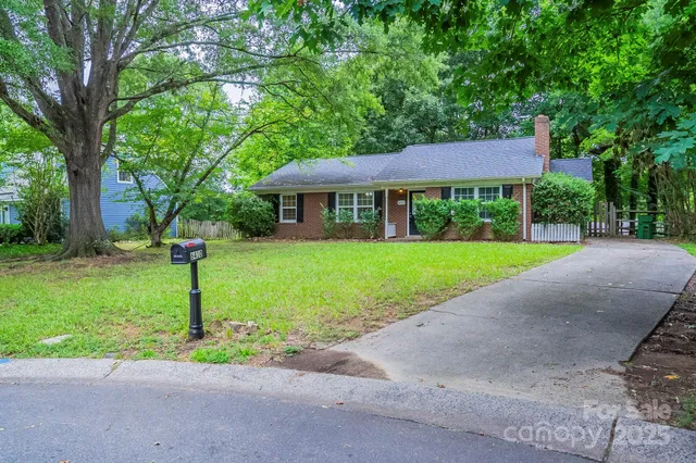 $370,000 | 6410 Pineburr Court, Charlotte, NC 28211