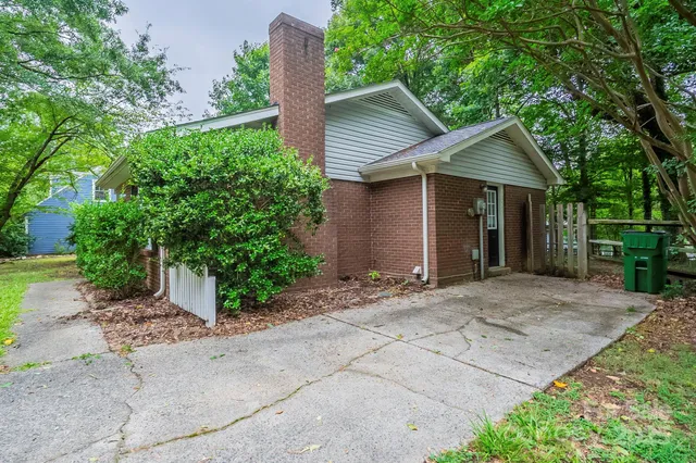 $370,000 | 6410 Pineburr Court, Charlotte, NC 28211