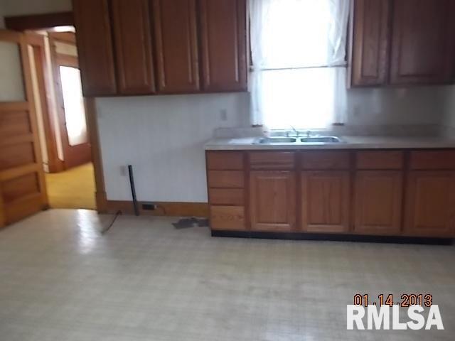 210 Grove Street Table Grove, IL 61482 - Photo 3 of 9