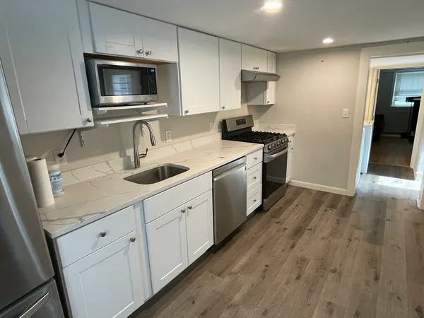$3,100 | 206 Concord Street, Unit 1, Newton, MA 02462