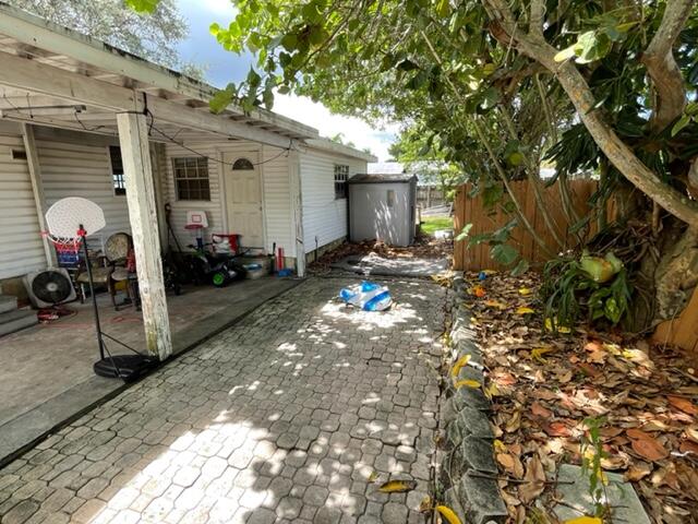 10521 South 228th Lane Boca Raton, FL 33428 - Photo 6 of 24 IMG_5005