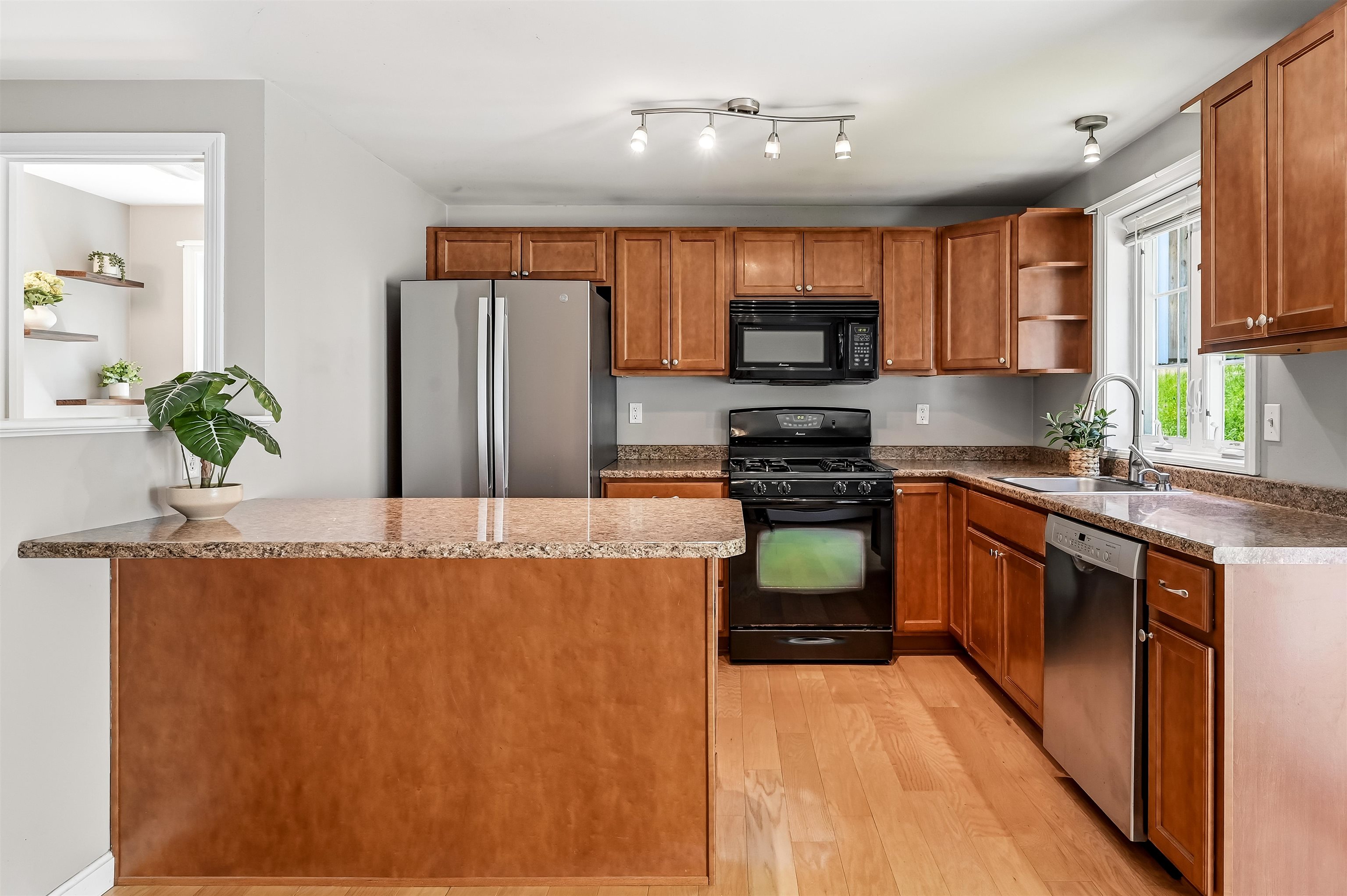 44 Church Street, Unit E Rochester, NH 03839 - Photo 12 of 37