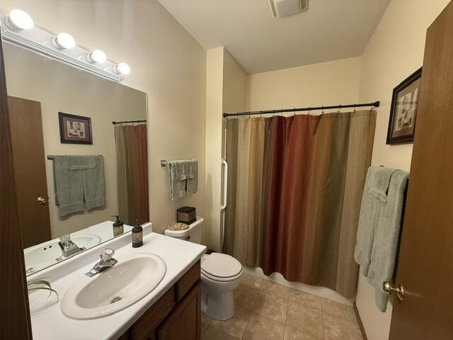 400 South Rice Street, Unit 2 Whitewater, WI 53190 - Photo 21 of 27 FULL BATH HALWAY