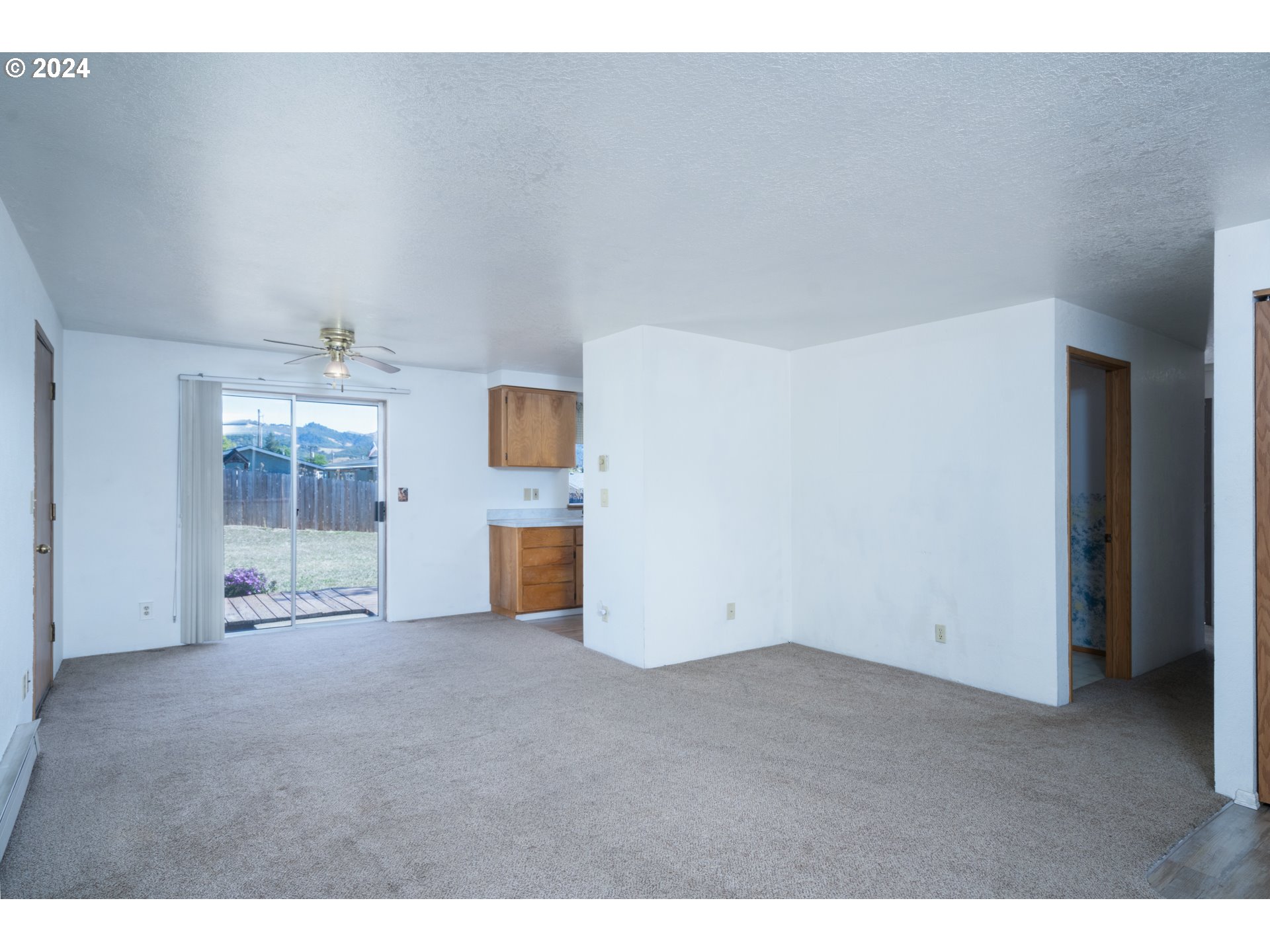 265 Corona Loop Road Roseburg, OR 97471 - Photo 2 of 28 Gallery Image 2