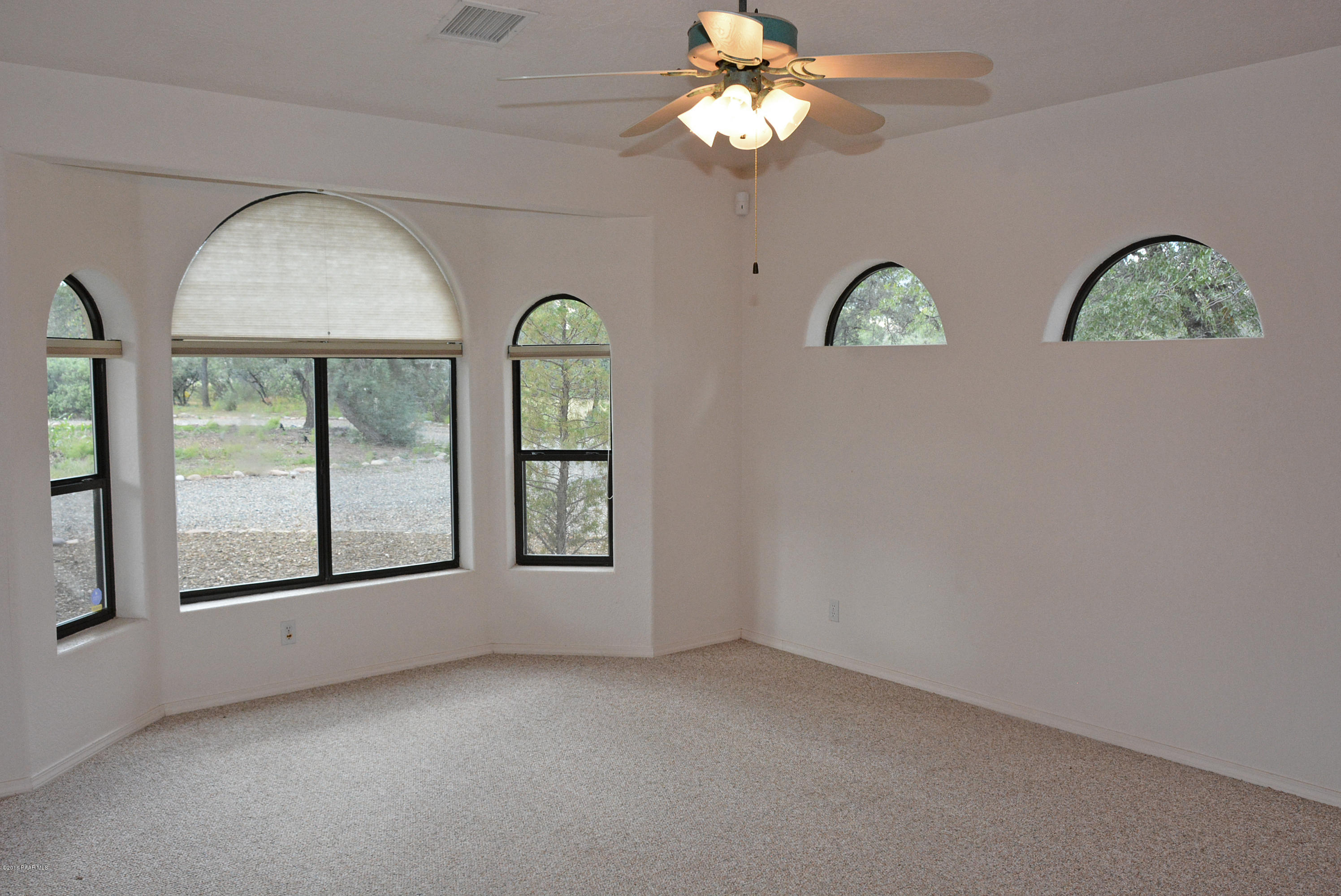 2850 West Bard Ranch Road Prescott, AZ 86305 - Photo 6 of 30 Living Room