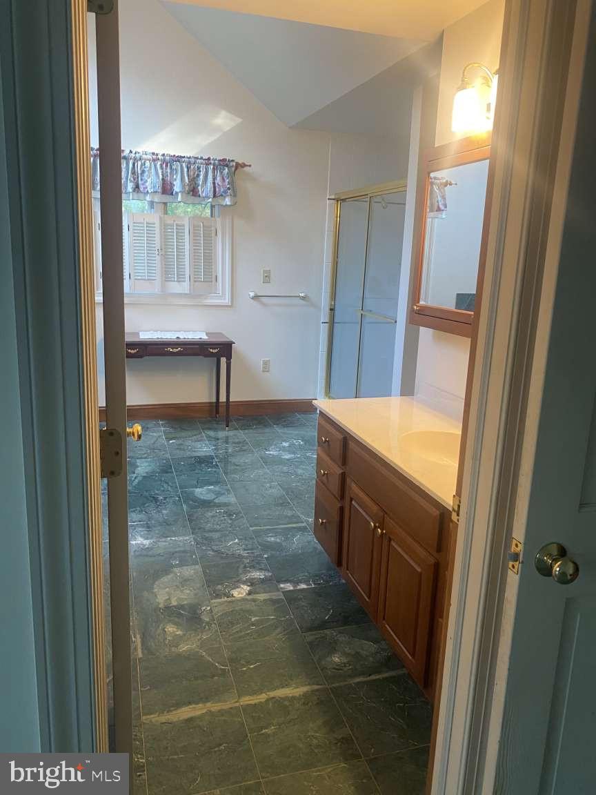 44 Frederick Way Kirkwood, PA 17536 - Photo 34 of 50 a bathroom with a tub and shower