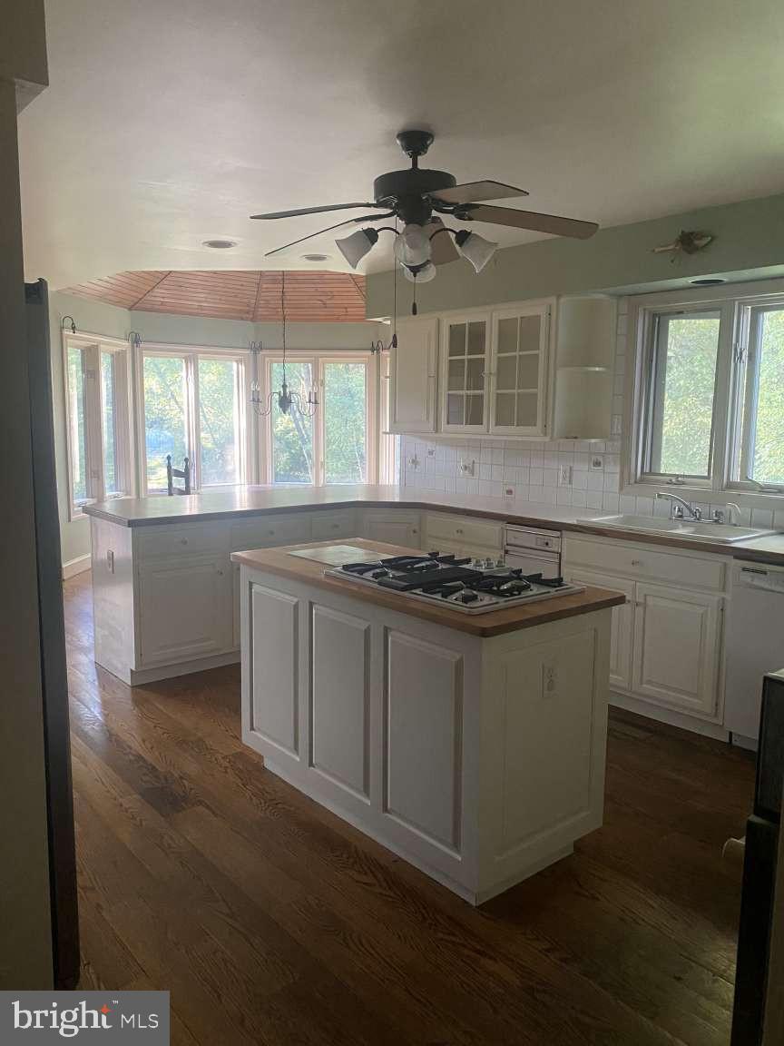 44 Frederick Way Kirkwood, PA 17536 - Photo 6 of 50 a kitchen with stainless steel appliances granite countertop a sink and a stove