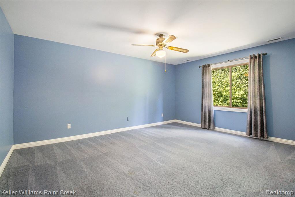 2351 Rochelle Park Drive Rochester Hills, MI 48309 - Photo 8 of 20
