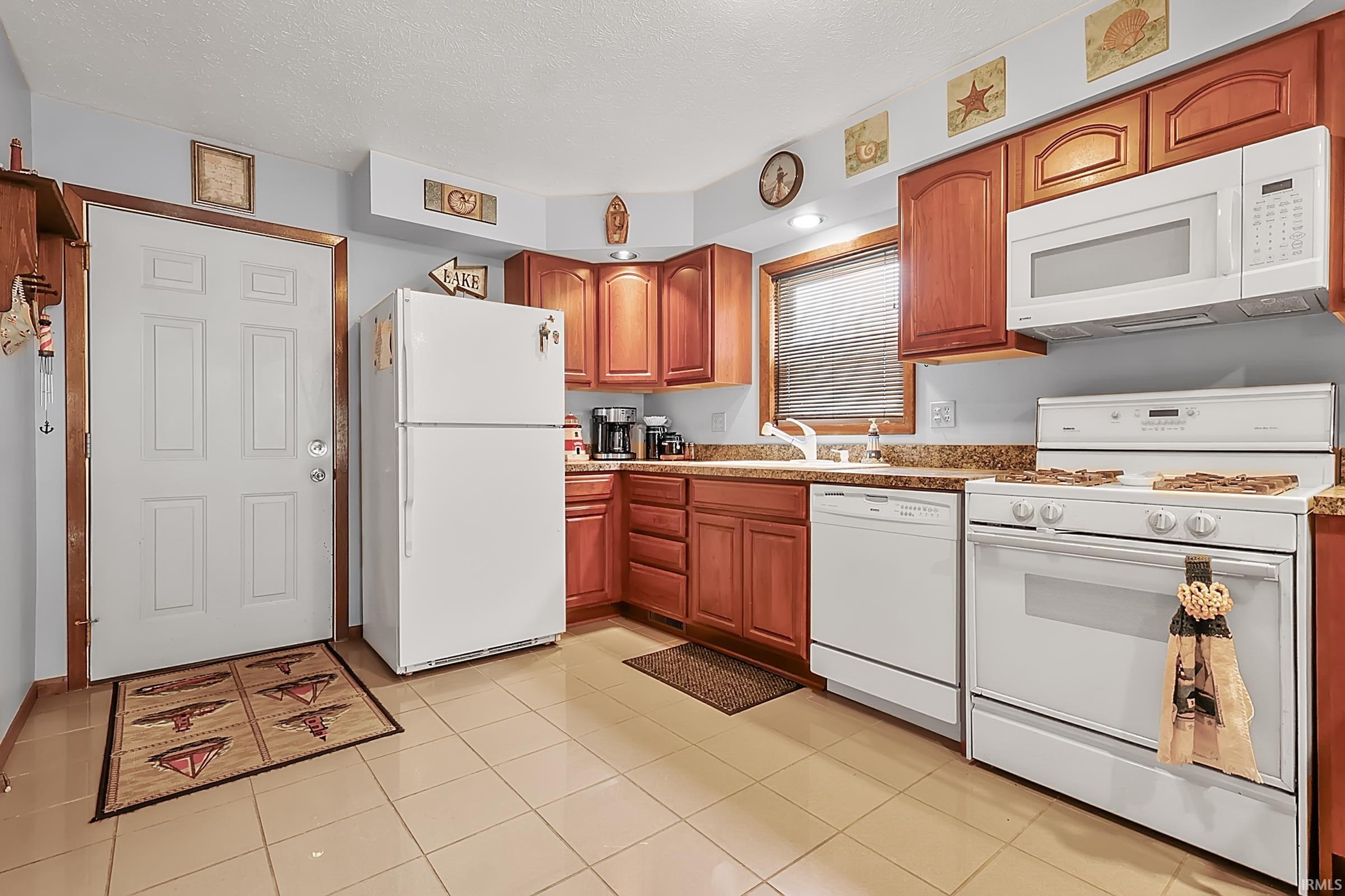 1713 Idlewild Drive Rochester, IN 46975 - Photo 7 of 26