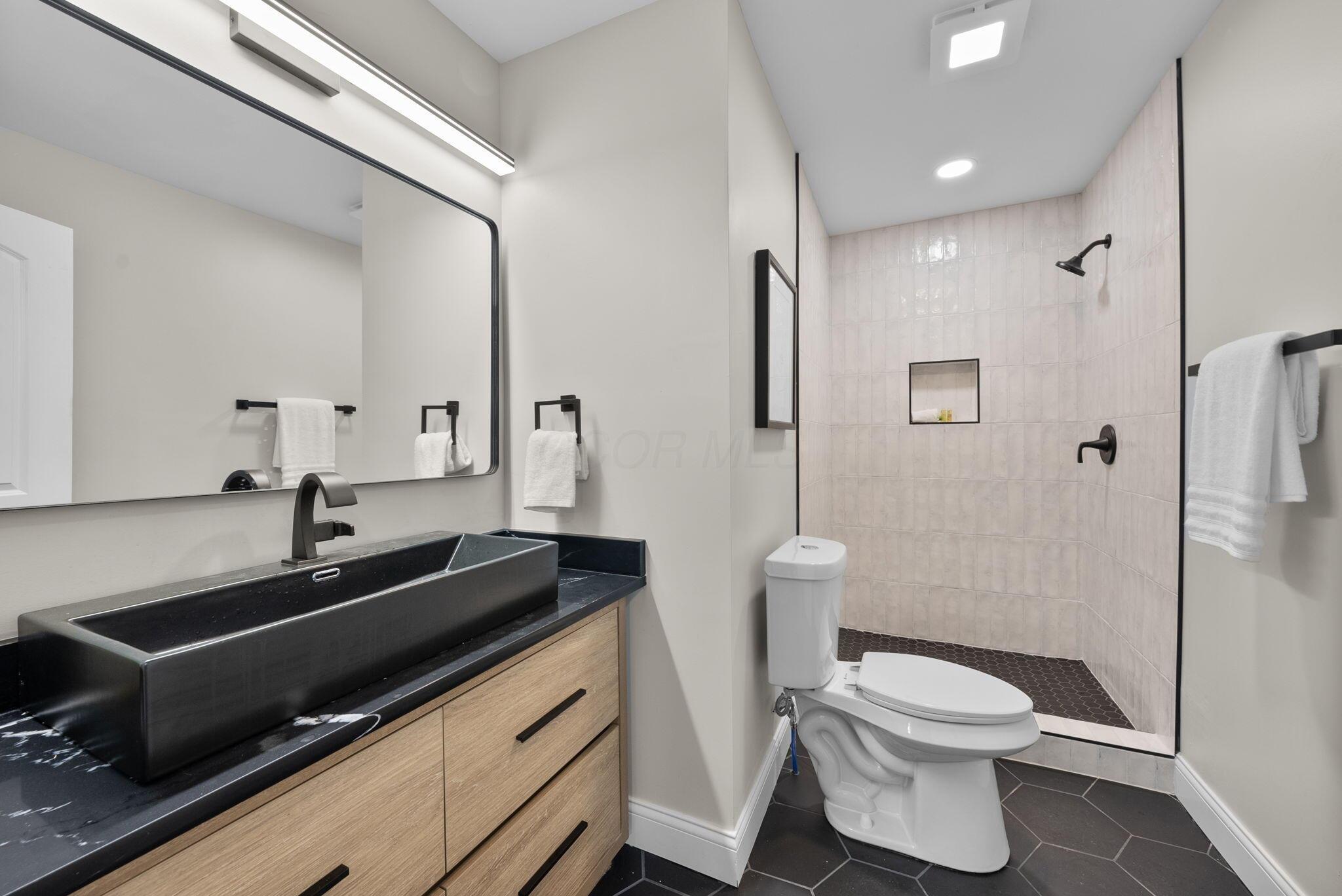 2583 Wexford Road Columbus, OH 43221 - Photo 21 of 41 first floor master bathroom