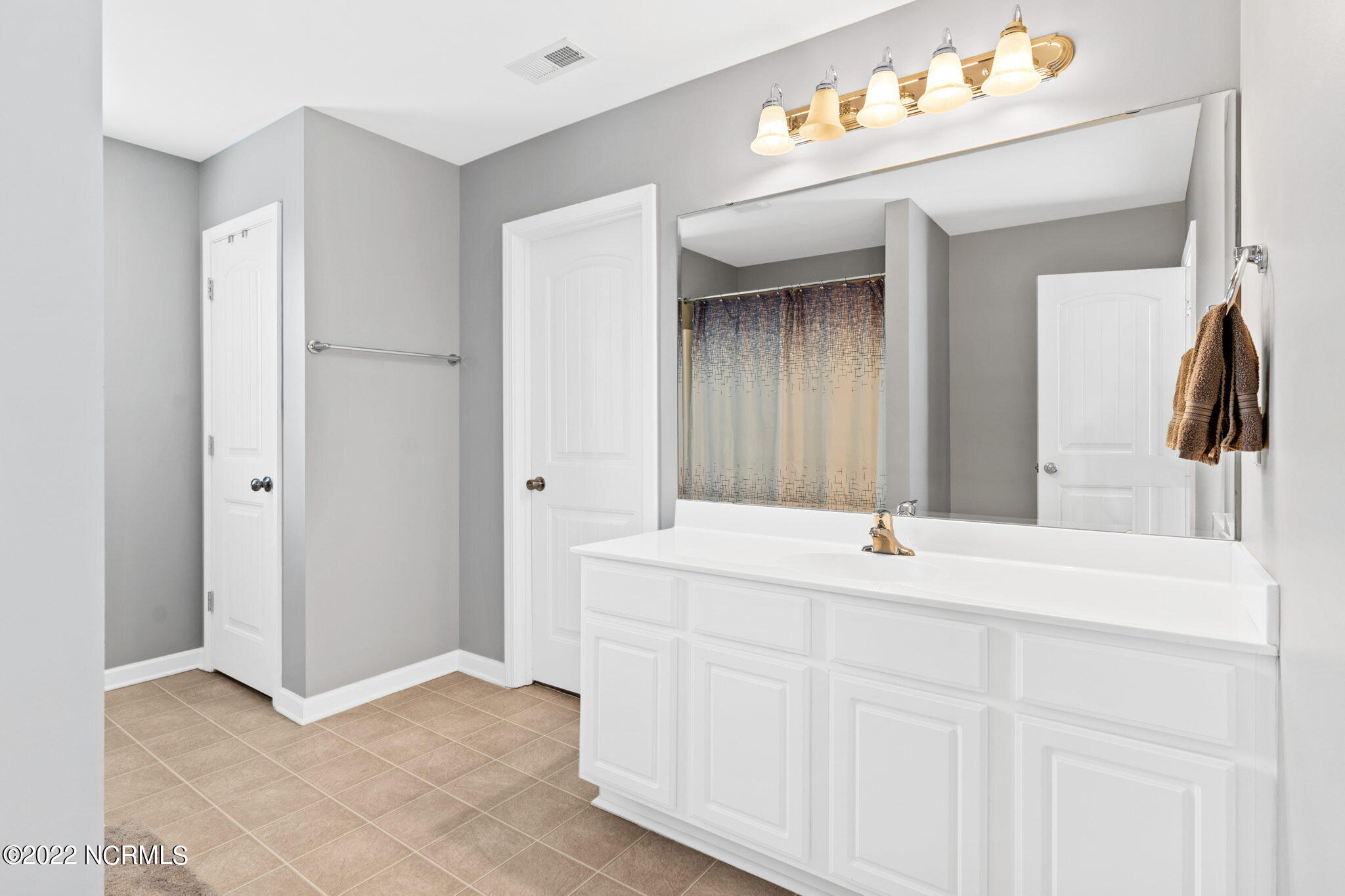 1191 South Brook Road Winnabow, NC 28479 - Photo 13 of 26 Master Bath