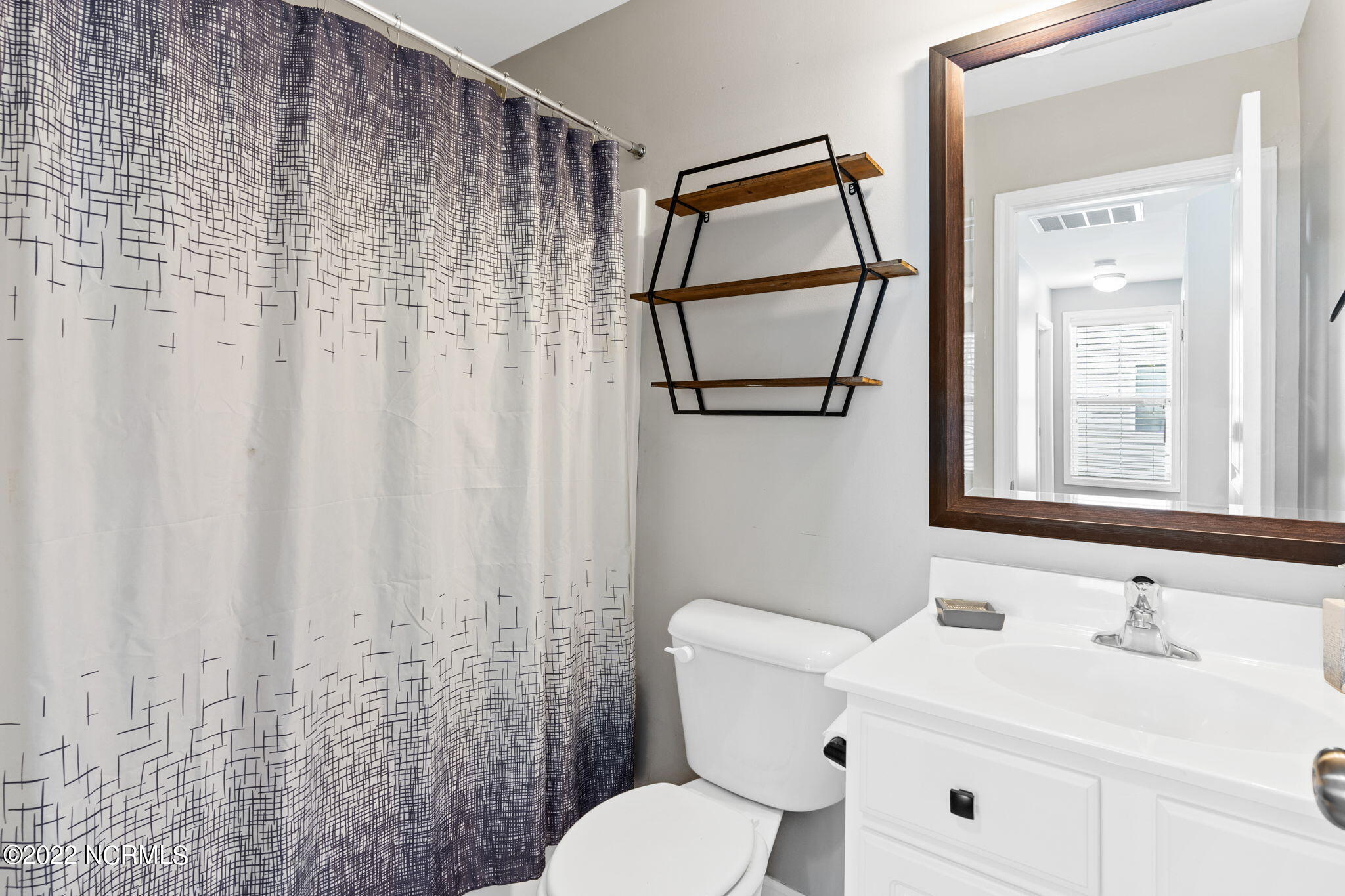 1191 South Brook Road Winnabow, NC 28479 - Photo 16 of 26 Spare Bathroom
