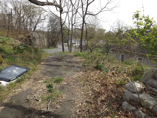 $99,900 | 219 Exeter Street, Bridgeport, CT 06606