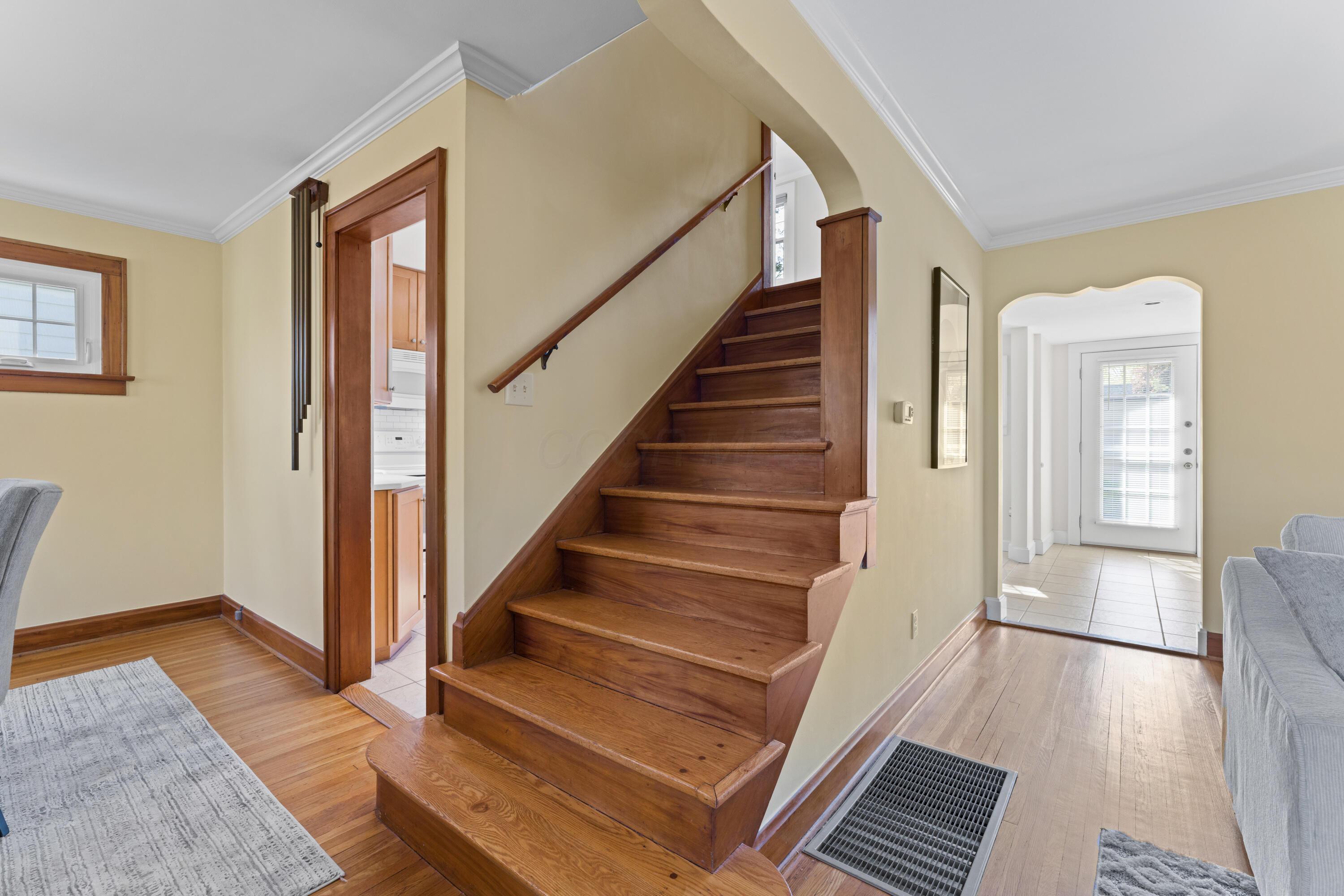 949 South Cassingham Road Columbus, OH 43209 - Photo 26 of 52 Stairs